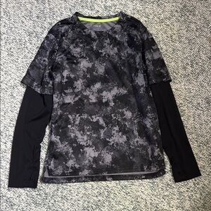 Like New Boys Old Navy Active Long Sleeve Tee Layered